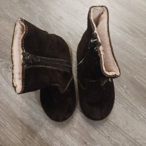 Final $4  Genuine Kids "Toddler Side Zip Applique Suede Boots" Sz 5 Brown.
